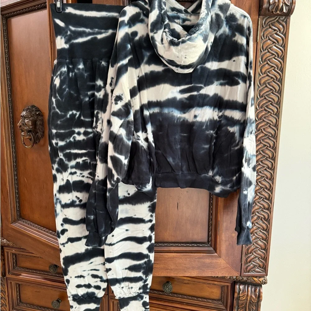 Young Fabulous & Broke Tie-Dye Hoodie & Jogger Set - Picture 2 of 4